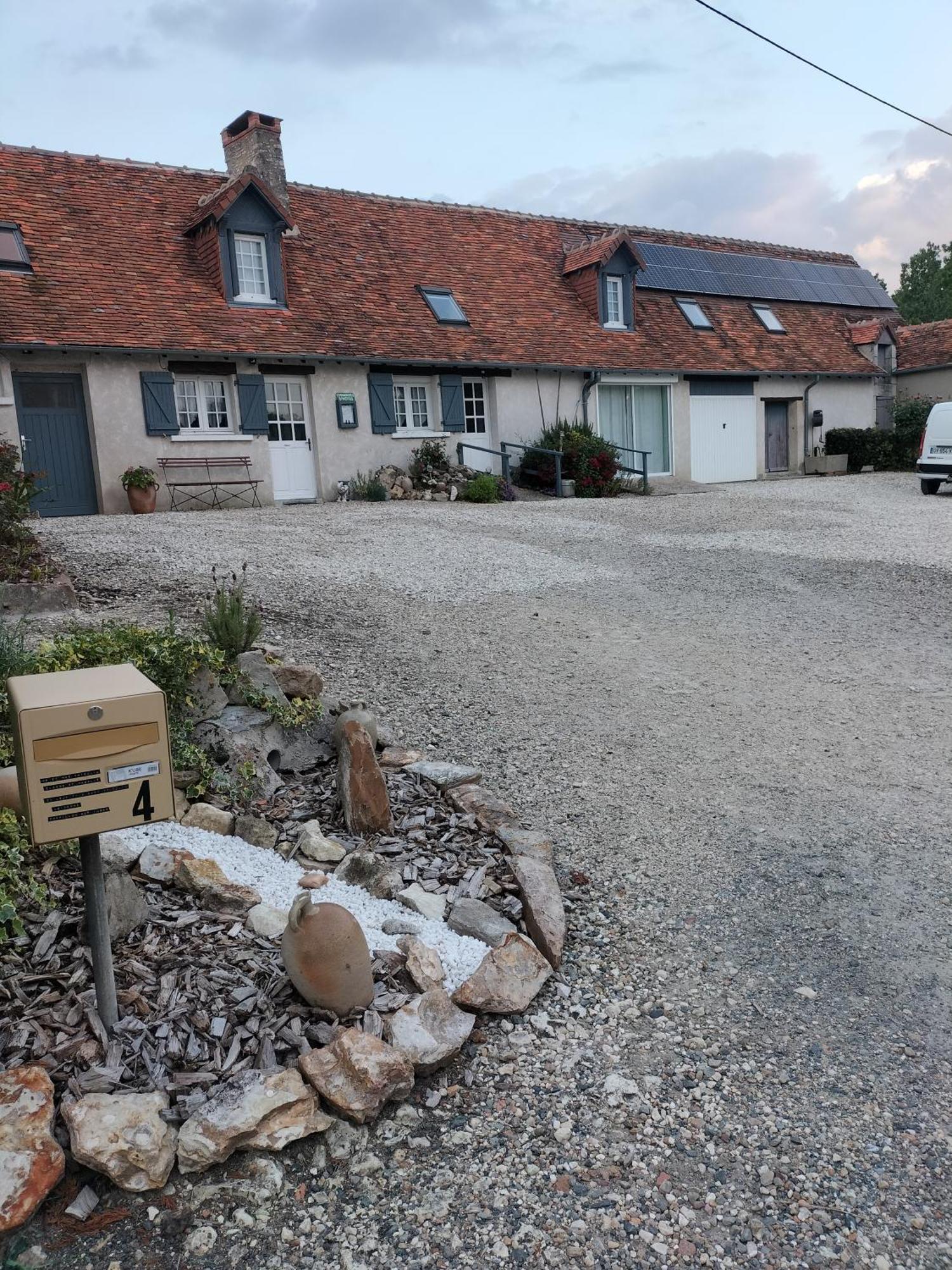 Отель La Ferme Des Bigornes Chatillon-sur-Indre Экстерьер фото